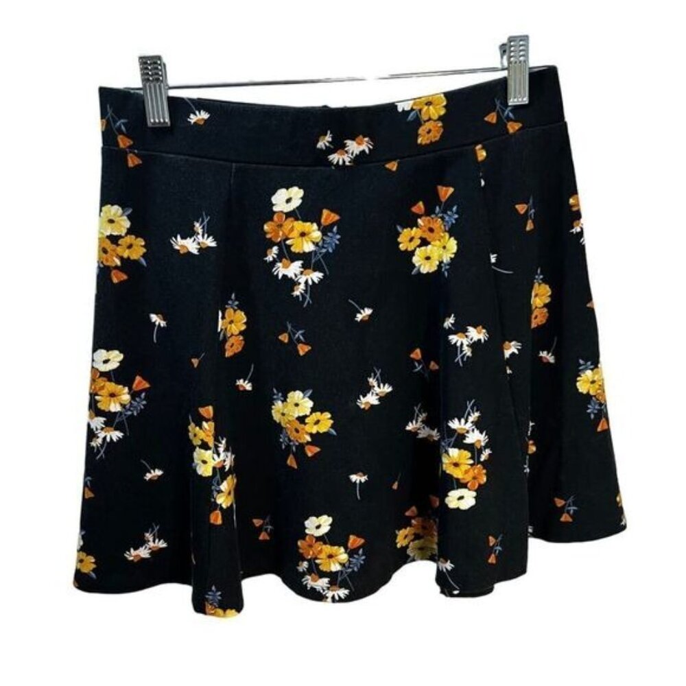 NWOT Womens Skater Skirt Black/Yellow Floral Medium‎ - Picture 2 of 6